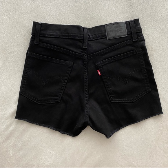 Levi’s High Rise Shorts - Picture 4 of 6